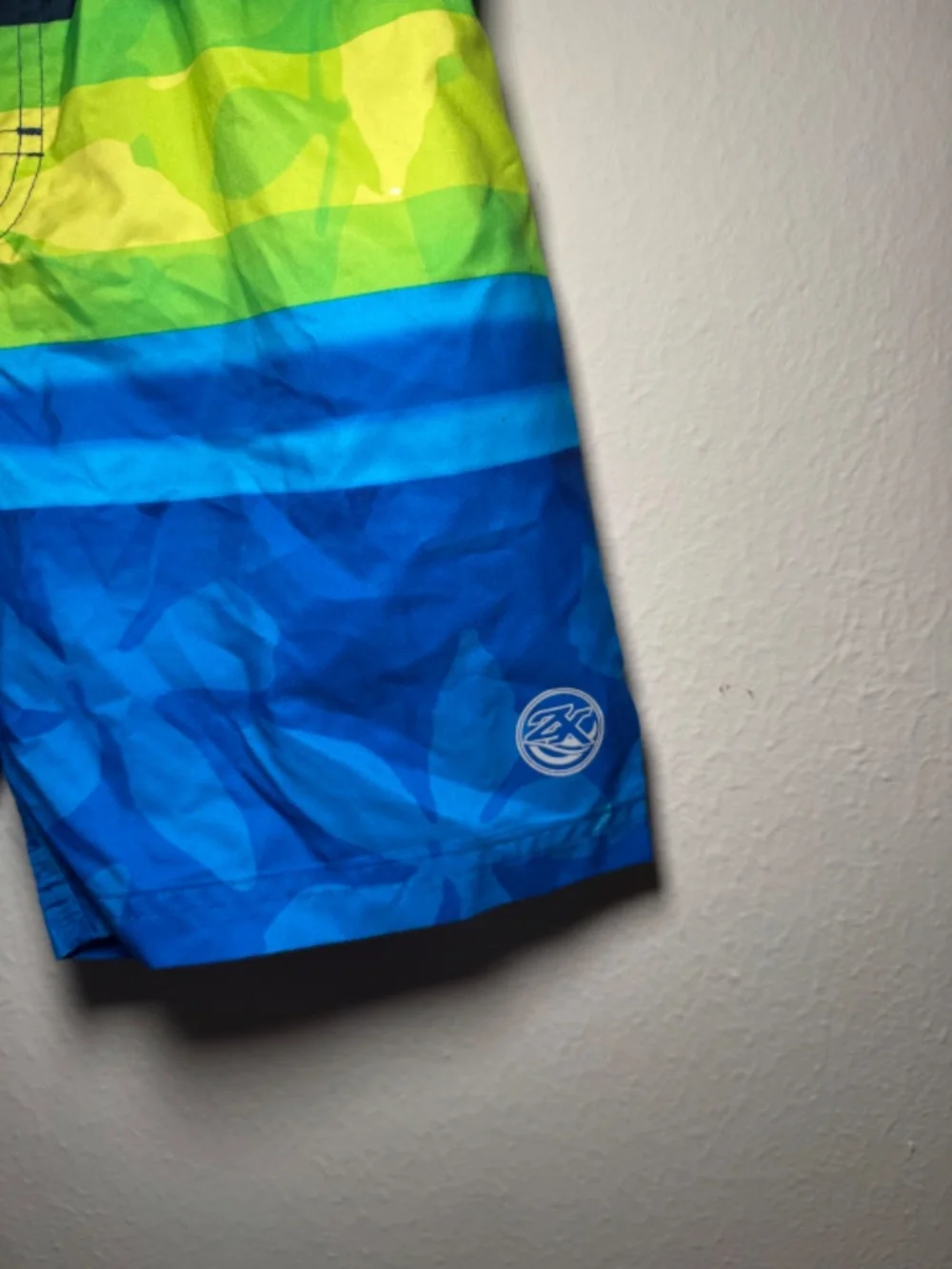 ZeroXposur Boys Swim Trunks Size 7 Blue Green Stripe Camo Board Shorts NWT